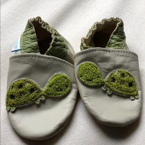 Jack and Lili baby moccasins. With turtles.